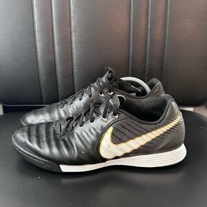 Nike tiempo X Mens turf shoes sz 10.5